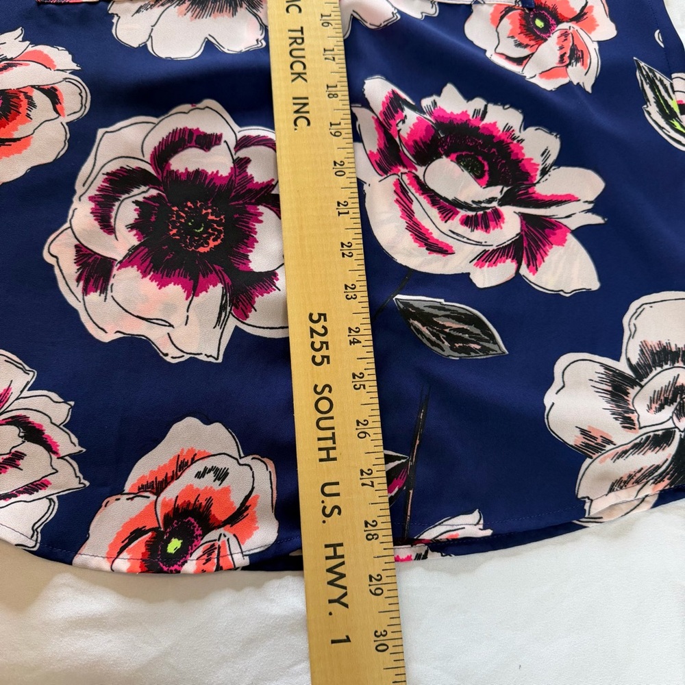 Express Floral Button-Down Bundle Shirt in Navy and Dusty Rose Work Office Chic - Picture 13 of 15